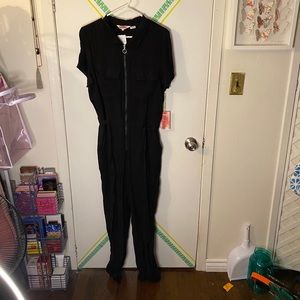 Black jump suit, nwt